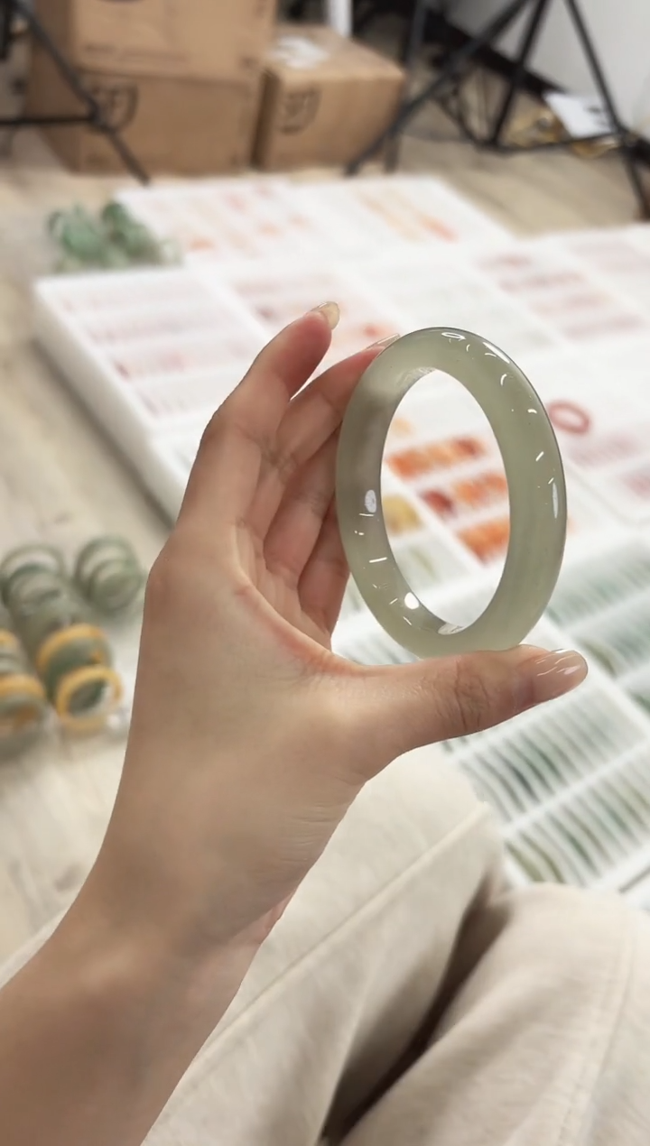 未镶嵌手镯石英质玉25-60D