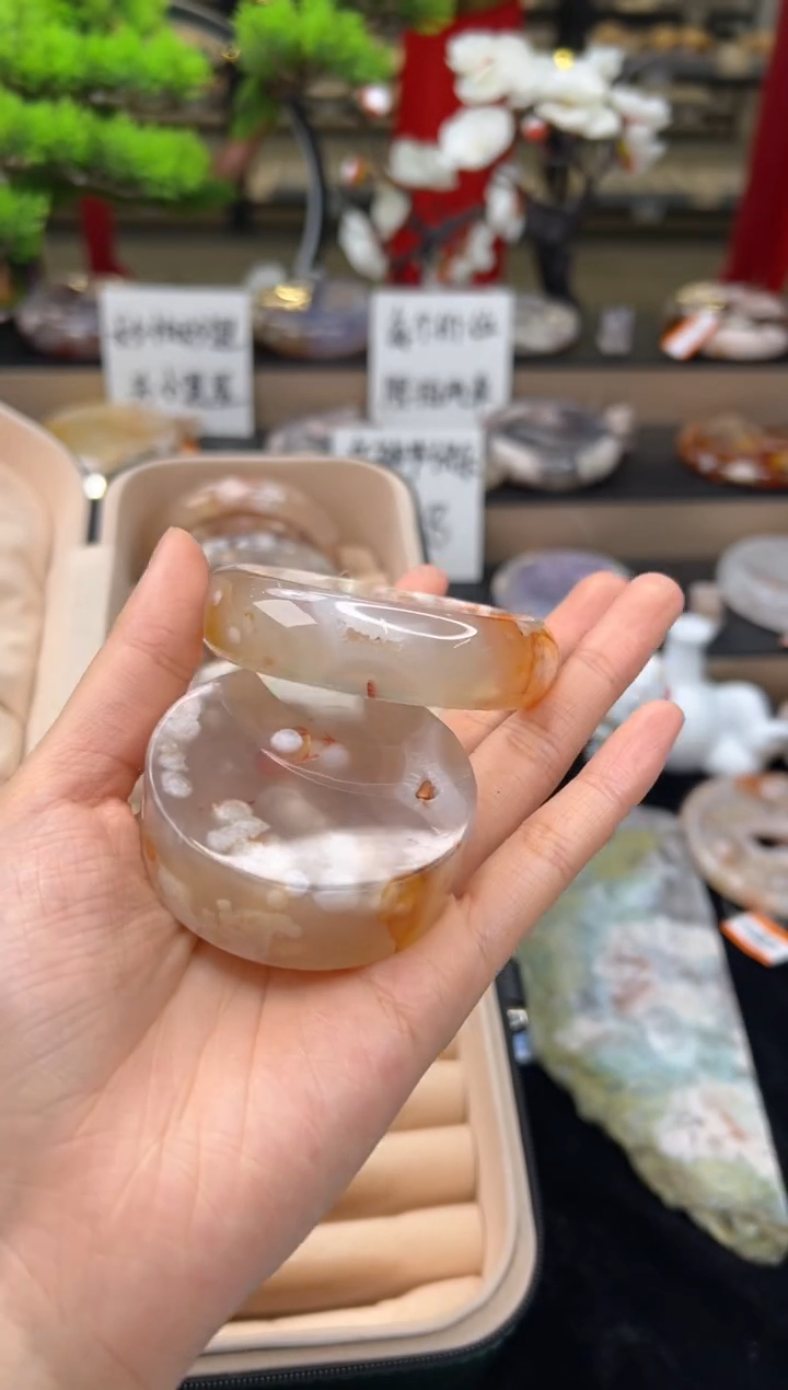 【闪购商品】石英质玉手镯未镶嵌55圈口（赠送镯心)21702