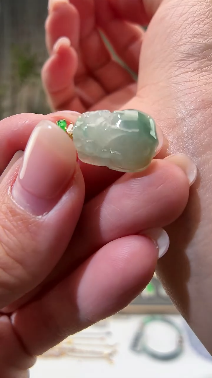 吊坠(不含链)18K金镶嵌翡翠貔貅