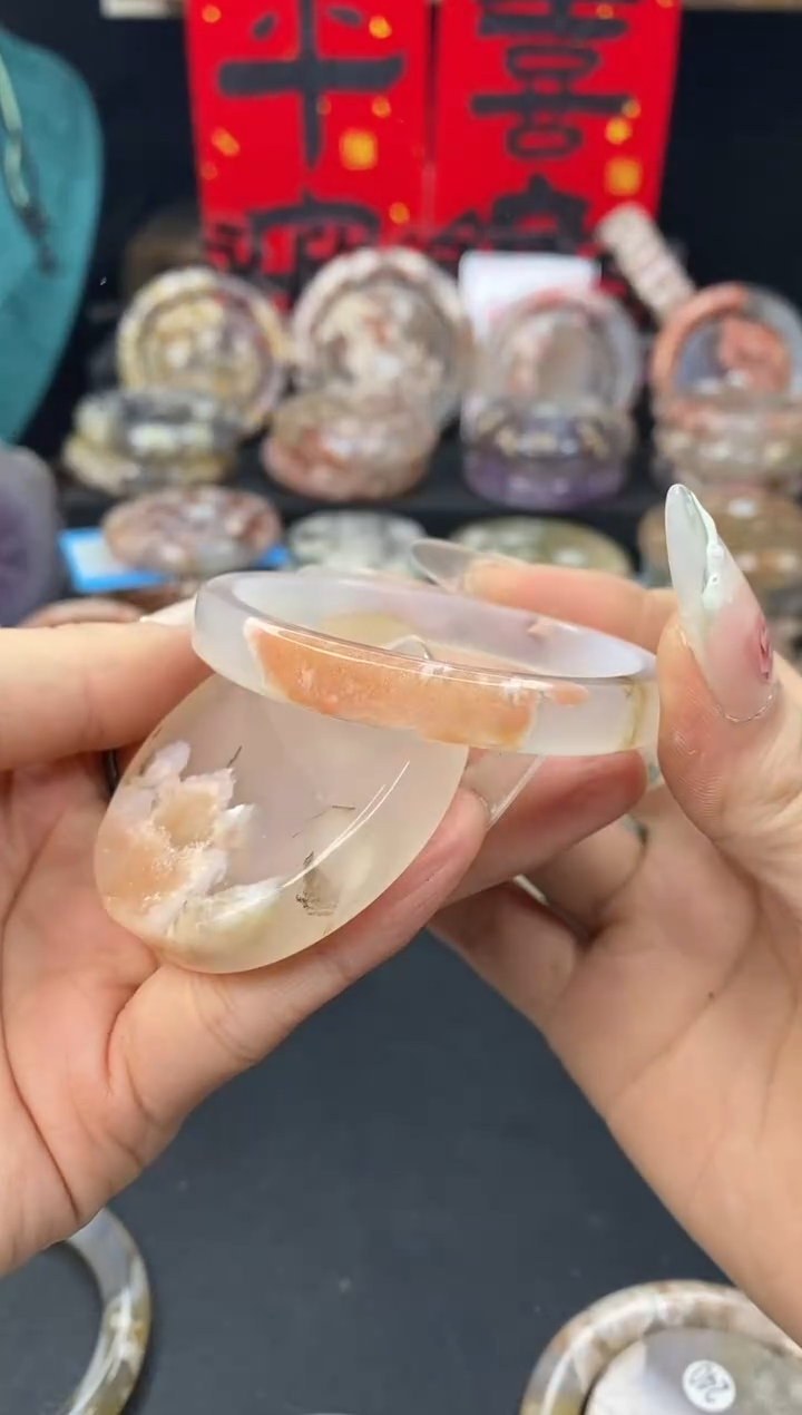 【闪购商品】石英质玉手镯（圆镯）未镶嵌51