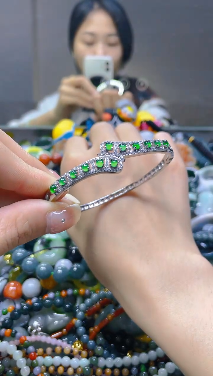 翡翠未镶嵌颈饰/S/翡翠A货一图一物