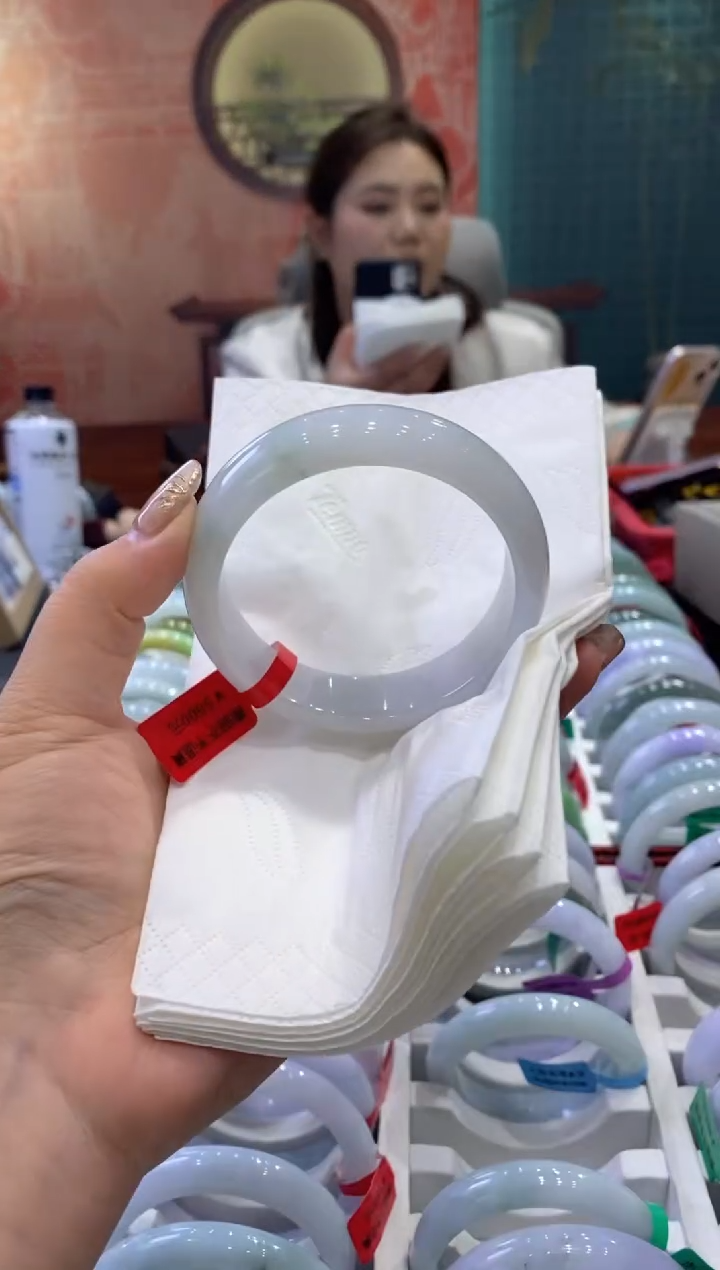 【闪购商品】翡翠手镯未镶嵌多人011453