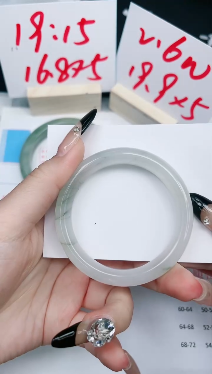 【闪购商品】石英质玉手镯未镶嵌226-52