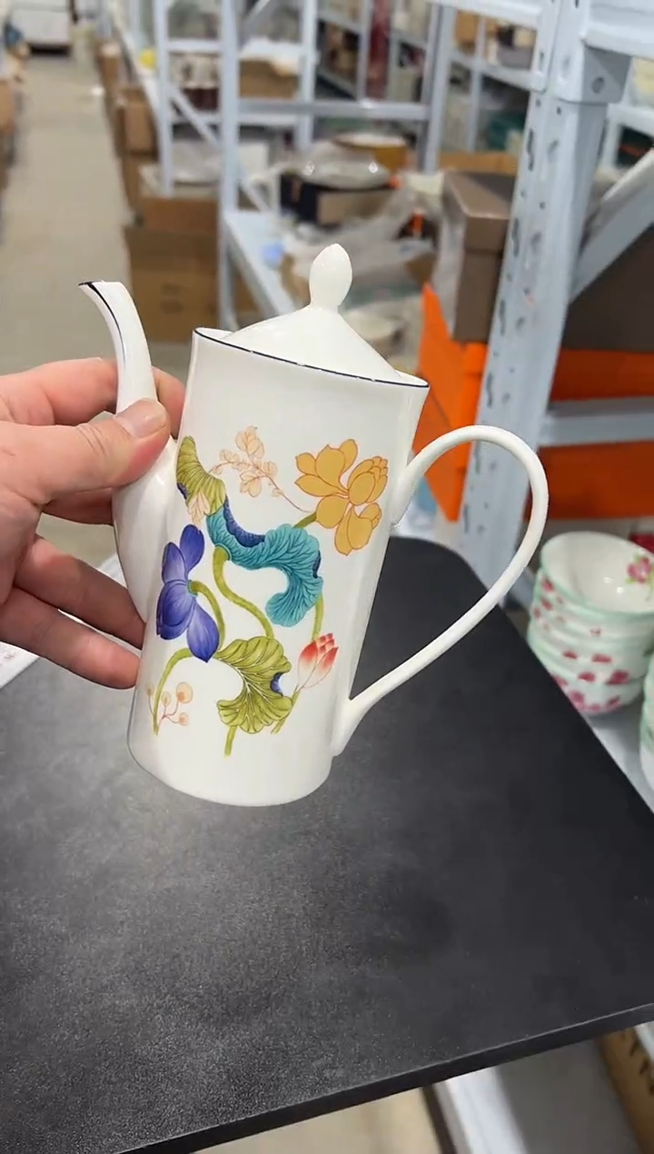 杯子骨瓷（简装）荷花壶一个