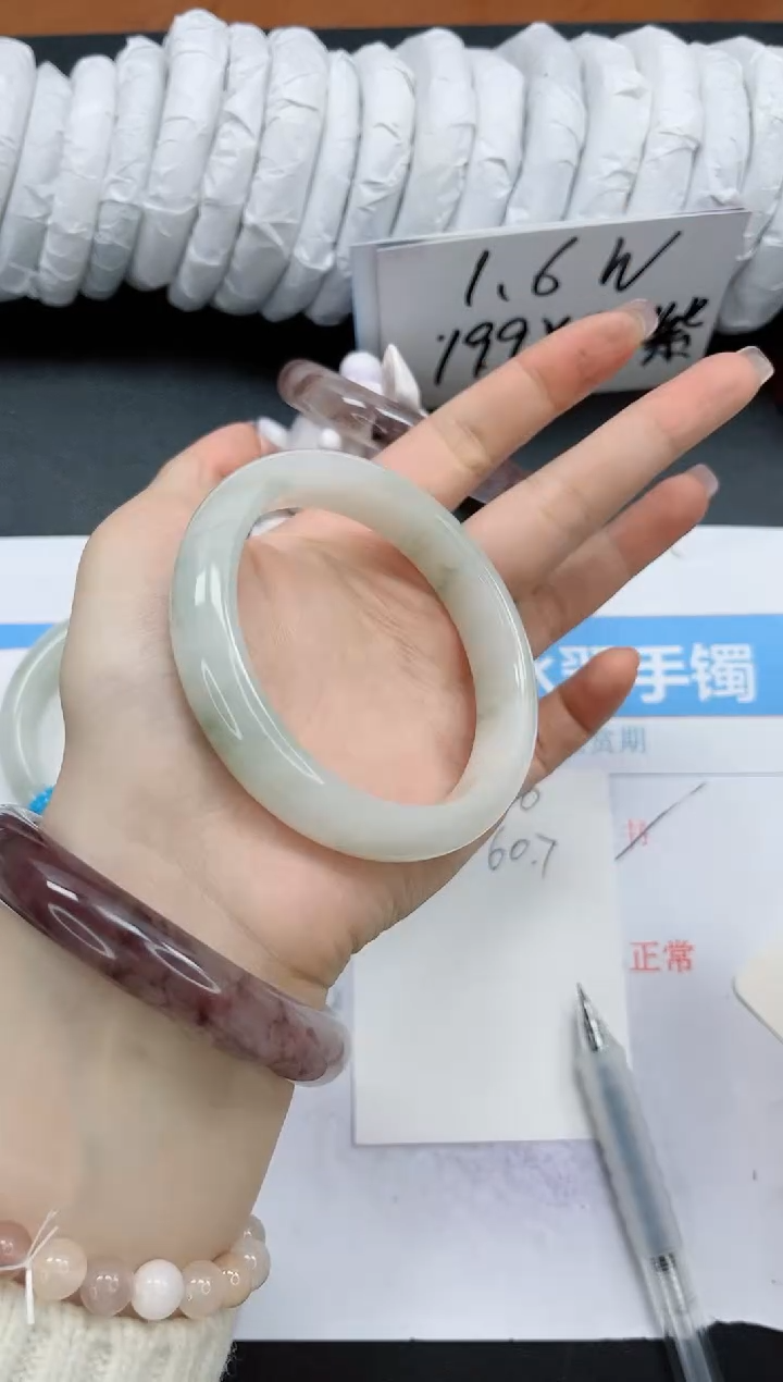 【闪购商品】石英质玉手镯未镶嵌k120-60.7