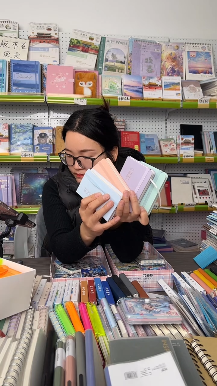 A7皮面绑带记事本马卡龙色-（蓝 紫 绿 粉）4本一套各1本