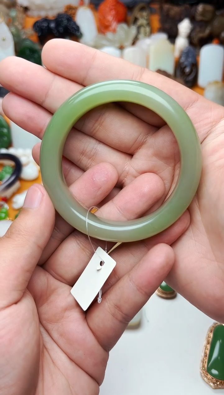 【闪购商品】和田玉手镯未镶嵌55圈口YY