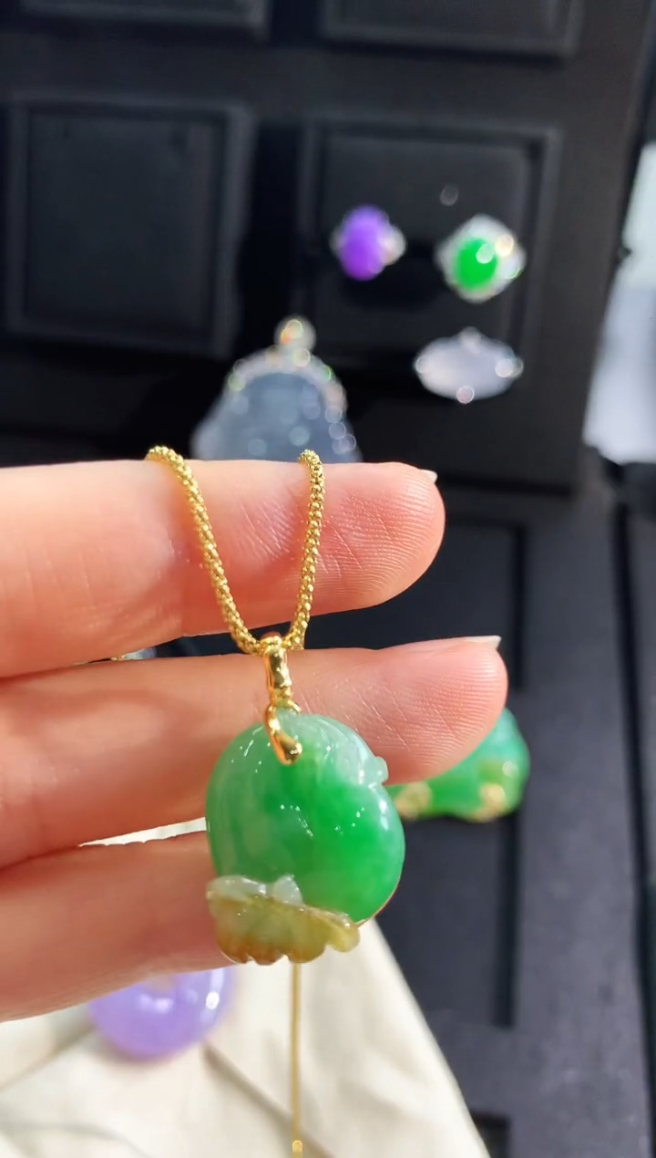 【闪购商品】翡翠吊坠(不含链)18K金镶嵌吊坠