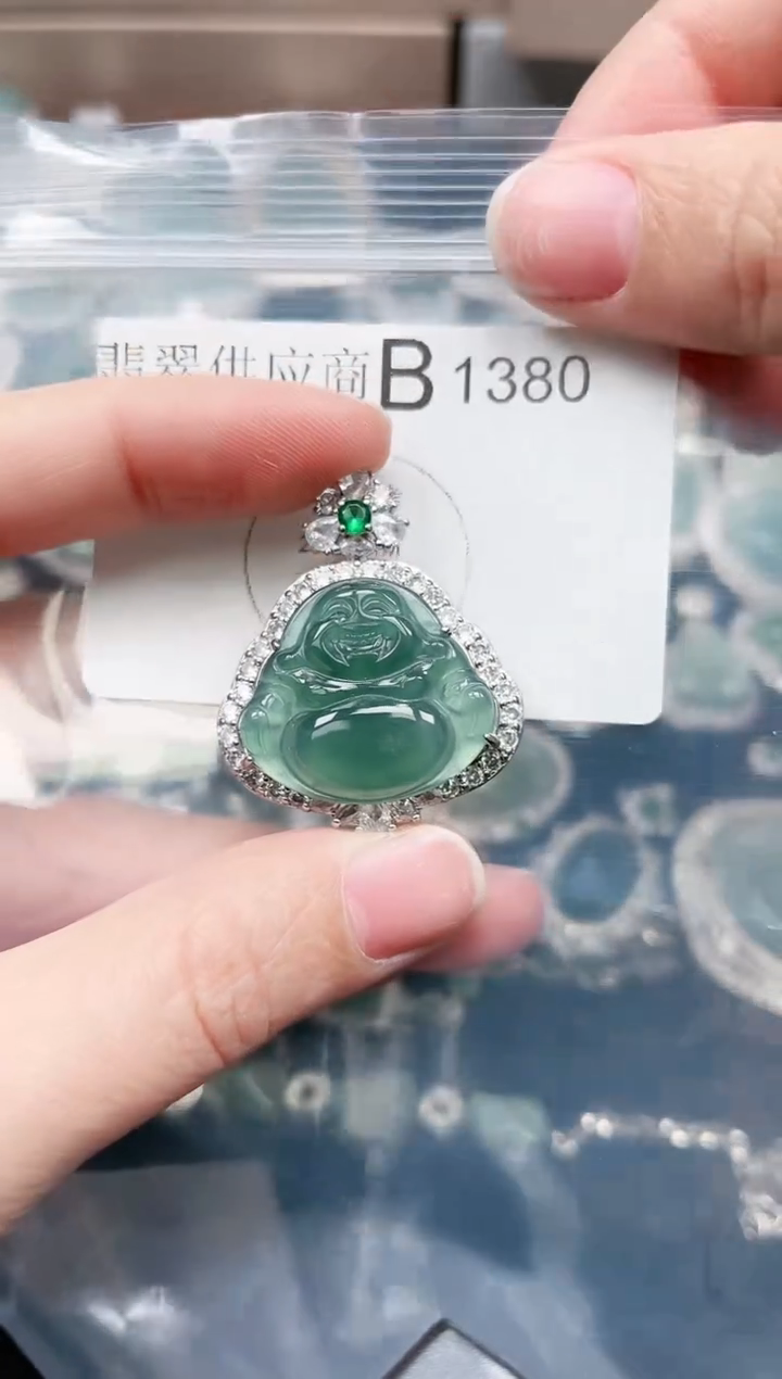 【闪购商品】翡翠颈饰未镶嵌1380赠皮绳