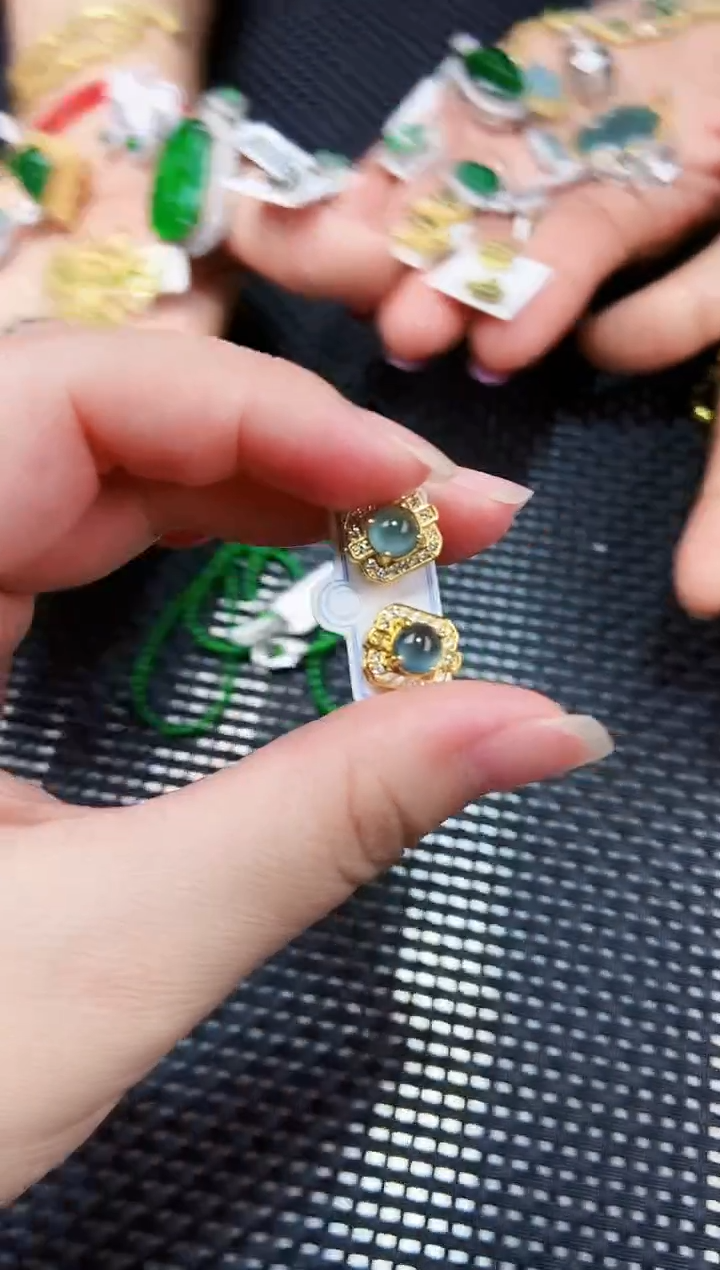 【闪购商品】翡翠耳饰未镶嵌11111111