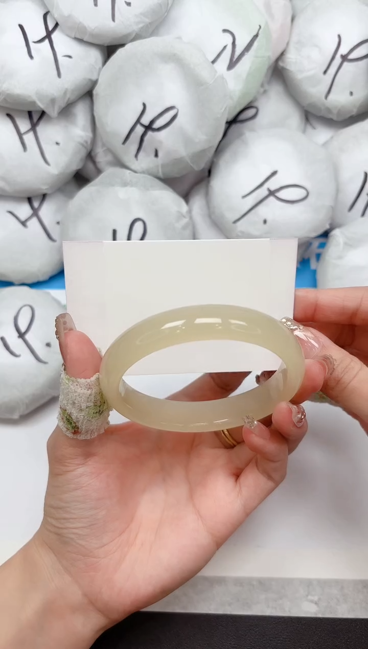 未镶嵌手镯石英质玉111-60.8