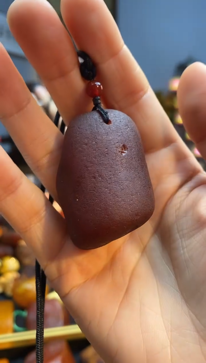 琥珀颈饰未镶嵌吊坠