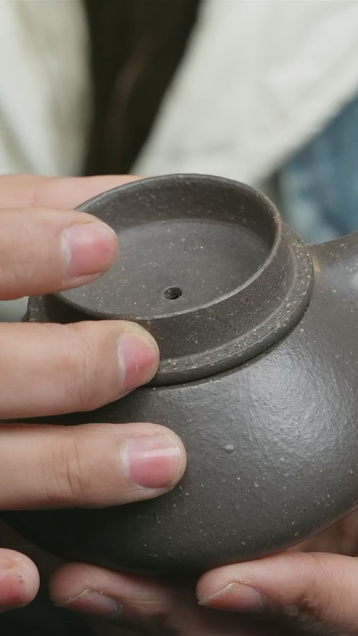 【闪购商品】紫砂茶壶天青光素石瓢颗粒