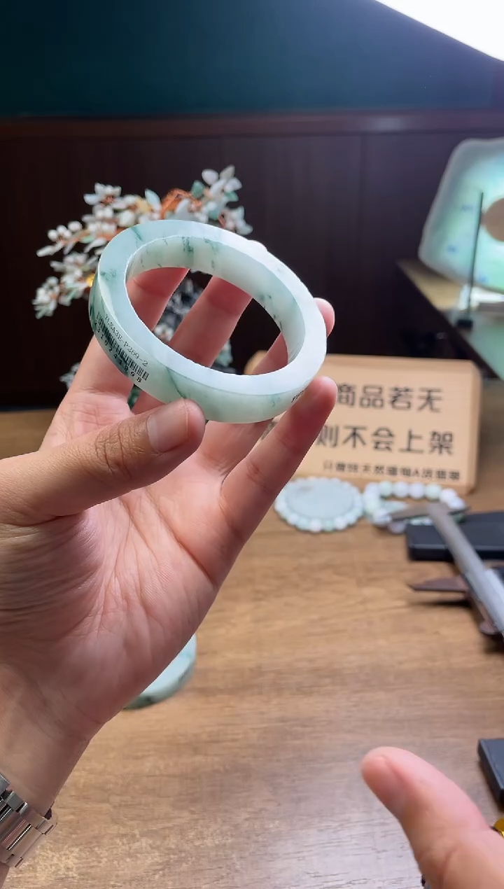 【闪购商品】定制翡翠手镯未镶嵌定制