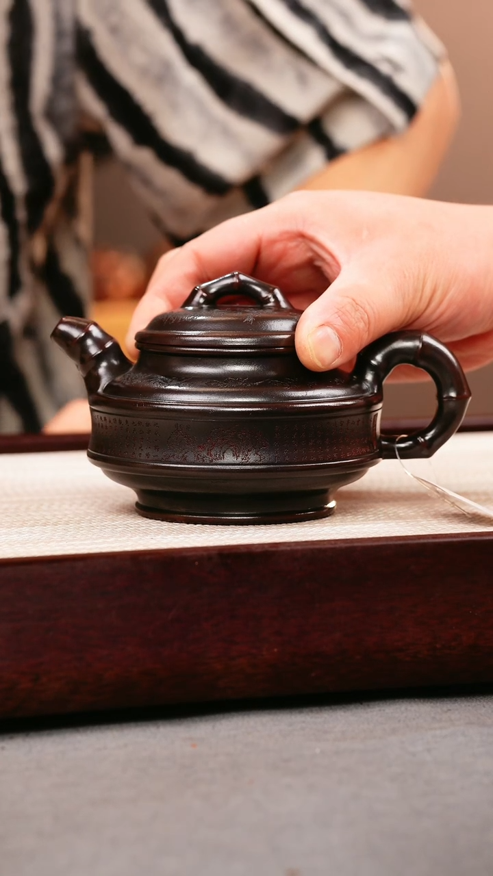 茶壶紫砂铁血红砂 双线竹鼓 刻绘