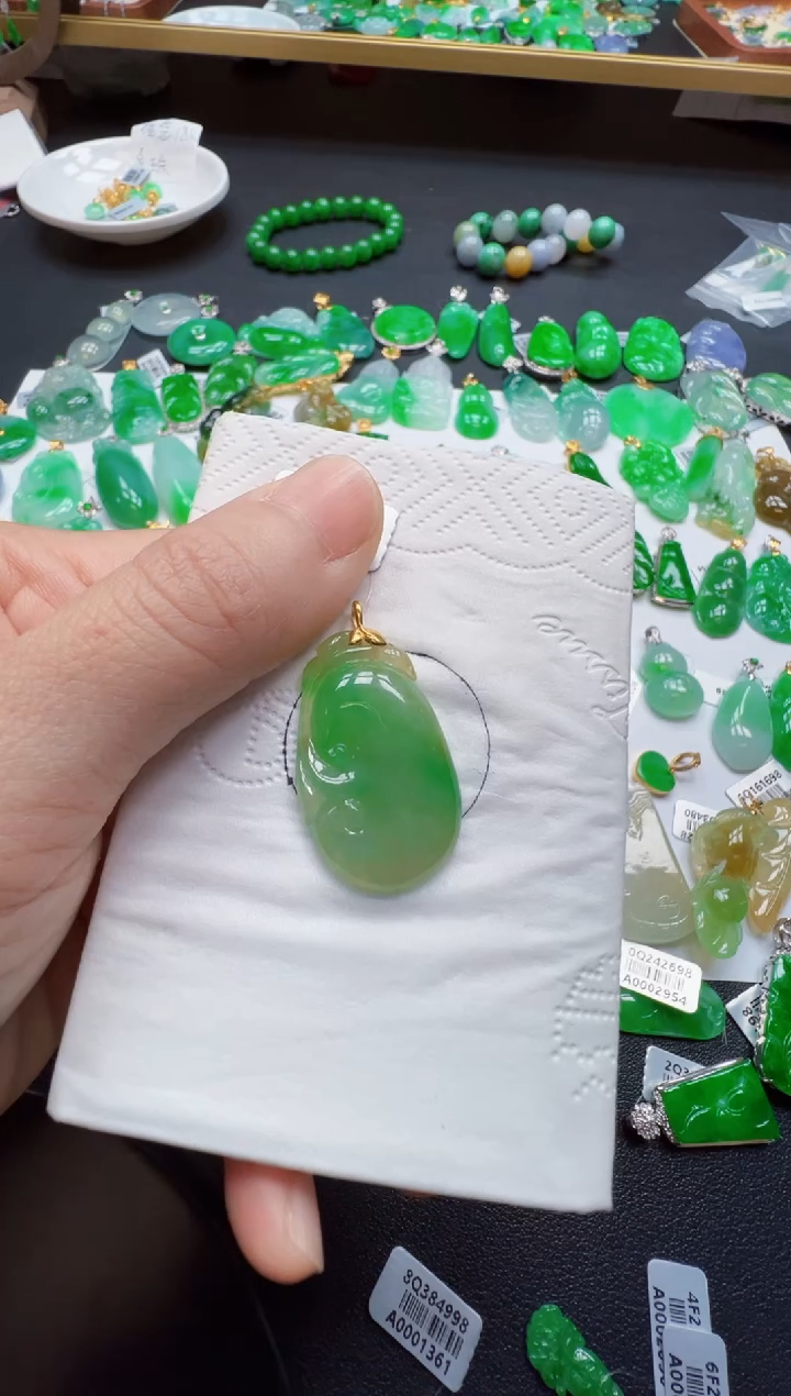 【闪购商品】翡翠吊坠(不含链)18K金镶嵌999