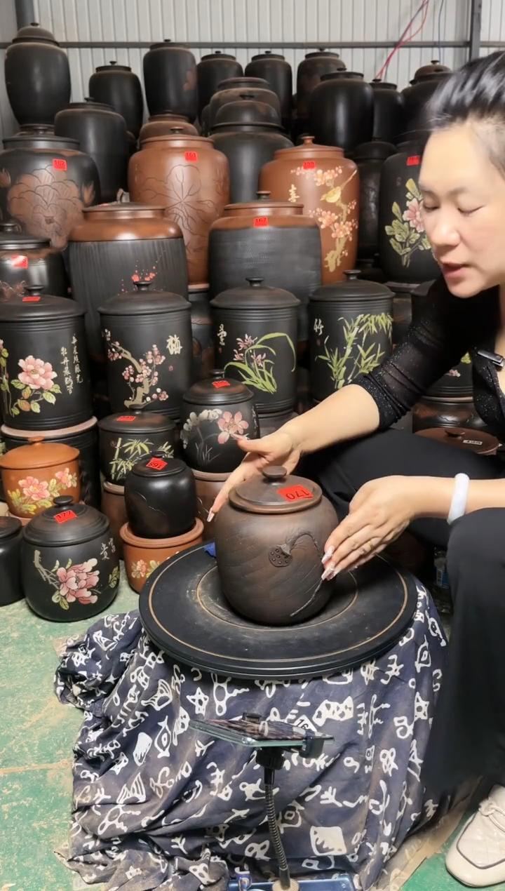 壶完品茶叶罐 冬瓜莲蓬 170