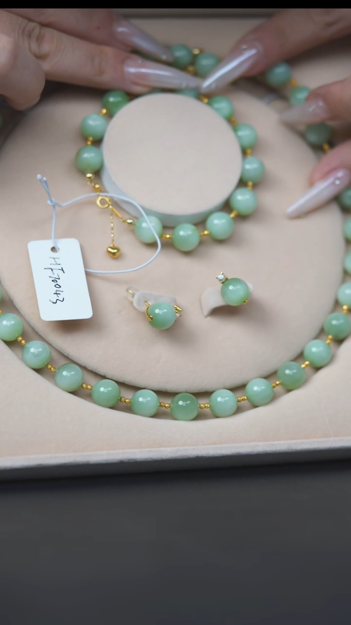 颈饰未镶嵌和田玉黑羊洞三件套卡10mm 