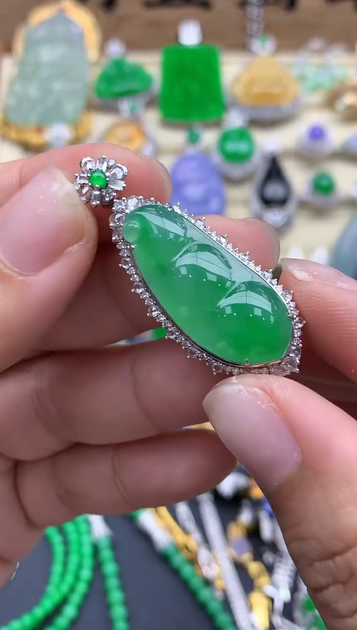 翡翠18K金镶嵌颈饰670-春日珠宝