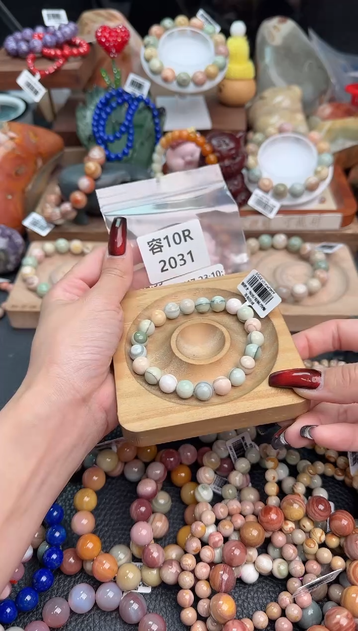 【闪购商品】石英质玉手链足铂镶嵌10R2031