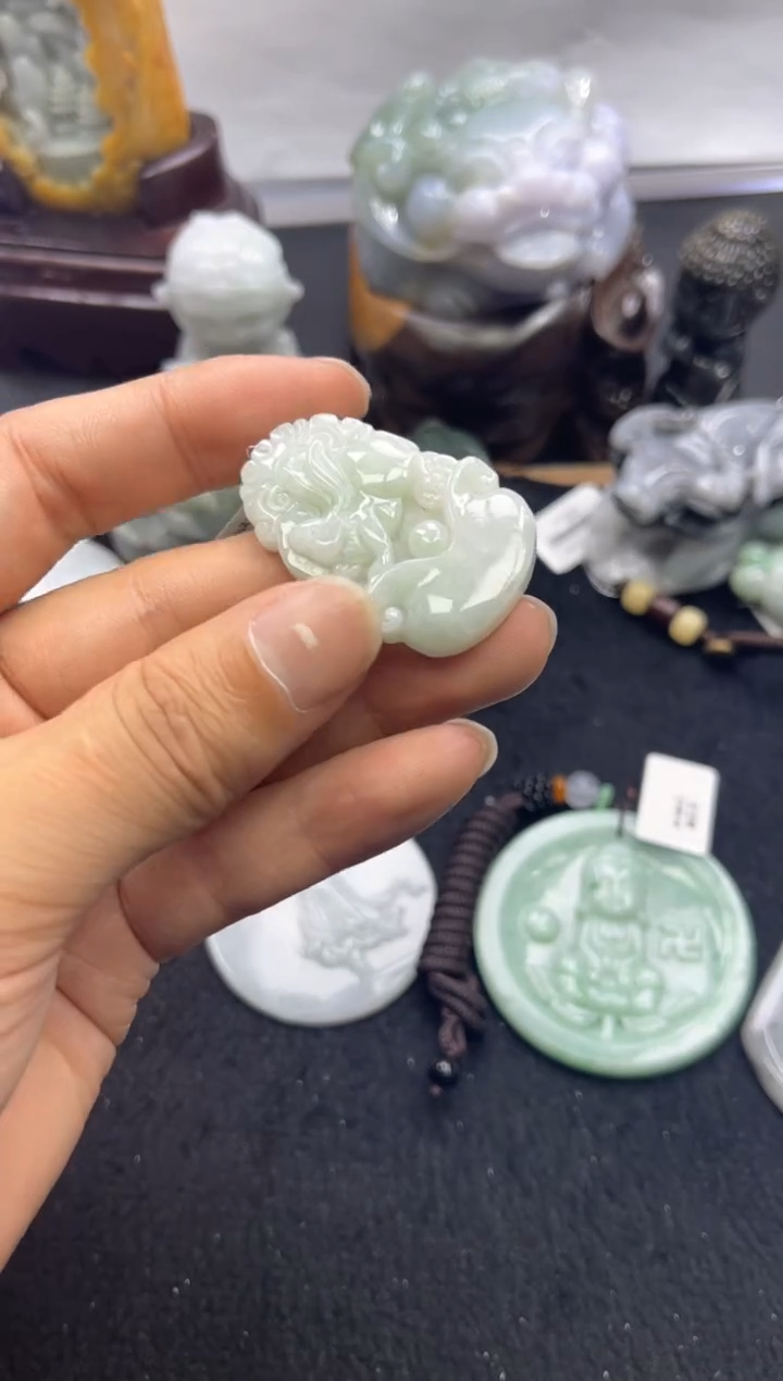 【闪购商品】翡翠颈饰未镶嵌00000180