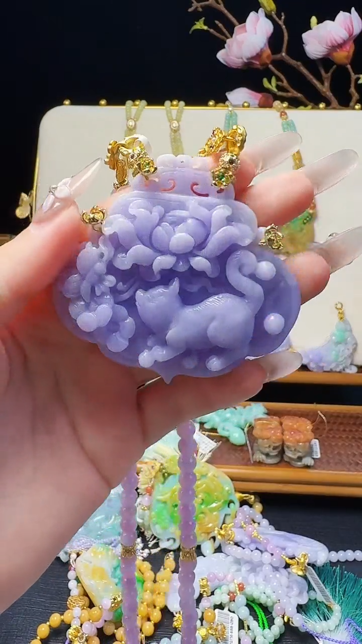 翡翠未镶嵌颈饰紫翡锁牌