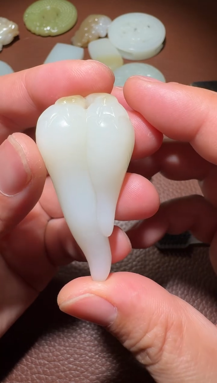 未镶嵌和田玉挂件和田玉