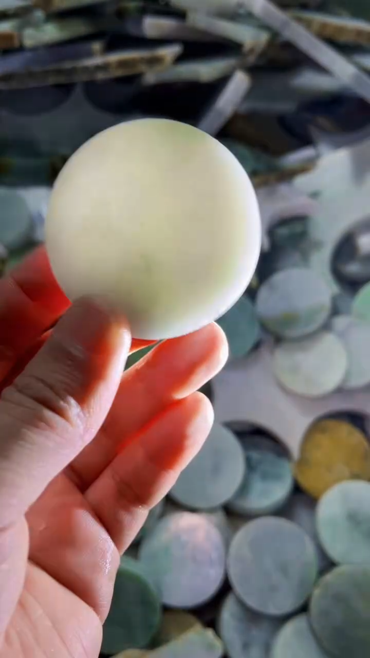 【闪购商品】翡翠挂件未镶嵌A货康壹811