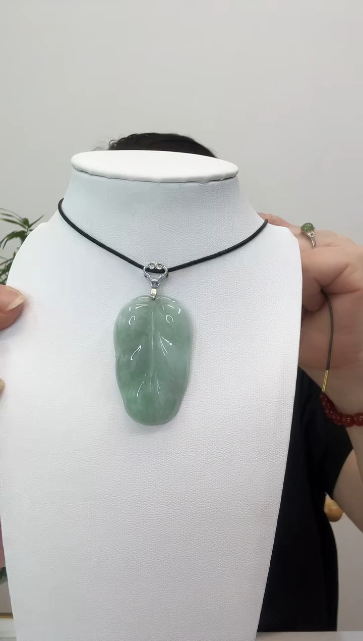 翡翠银S925镶嵌颈饰叶子