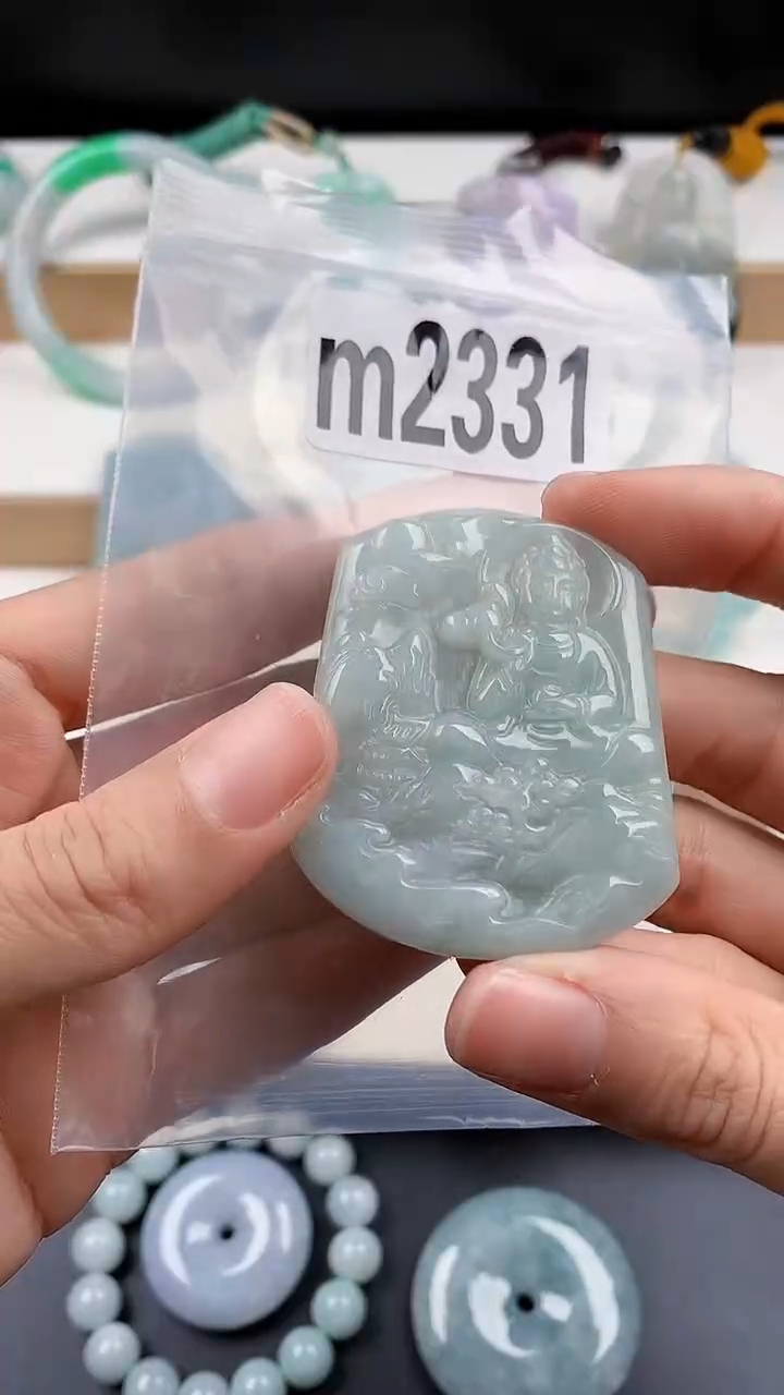 颈饰未镶嵌翡翠天然翡翠吊坠挂件