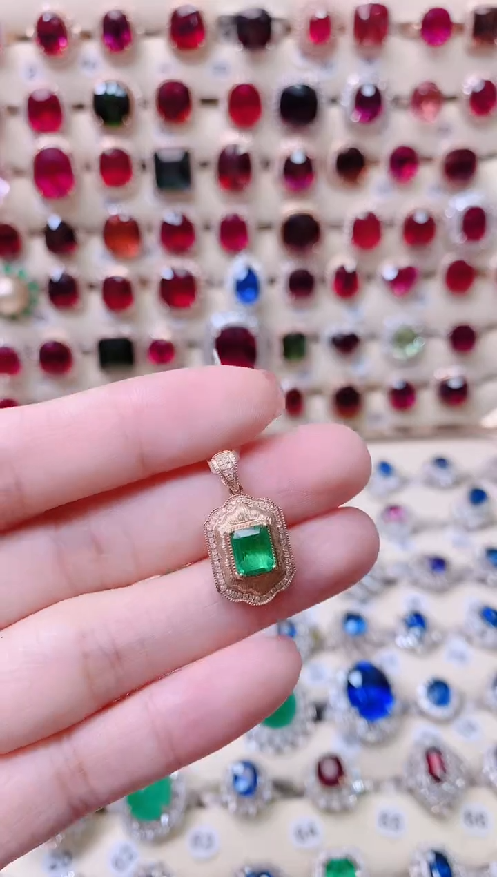 18K金镶嵌18K金吊坠祖母绿1