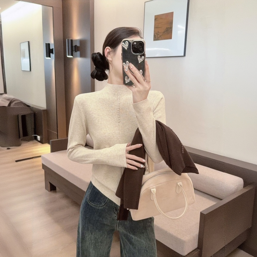 【衣佳精品】秋冬新款女装简约半高领针织衫纯色毛衣打底衫钮扣装饰