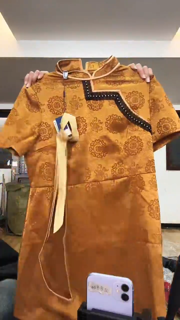 连衣裙       2XL码    125-135斤