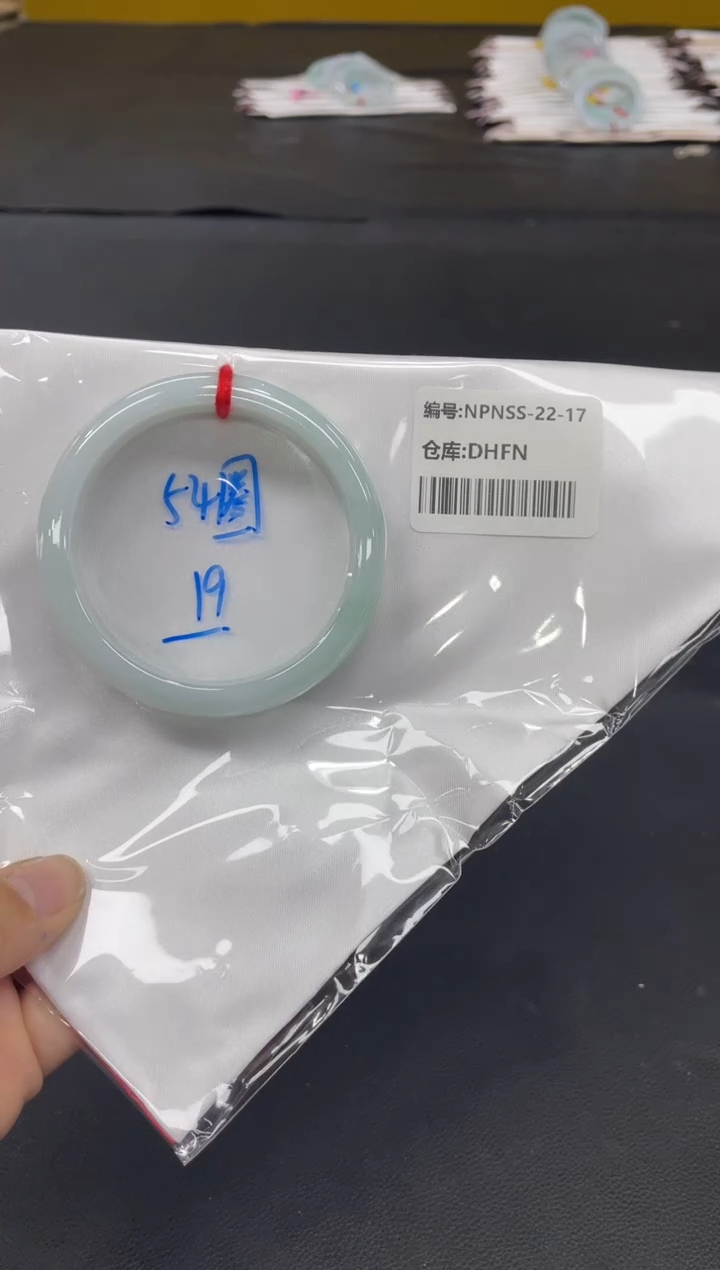 未镶嵌手镯翡翠翡翠手镯