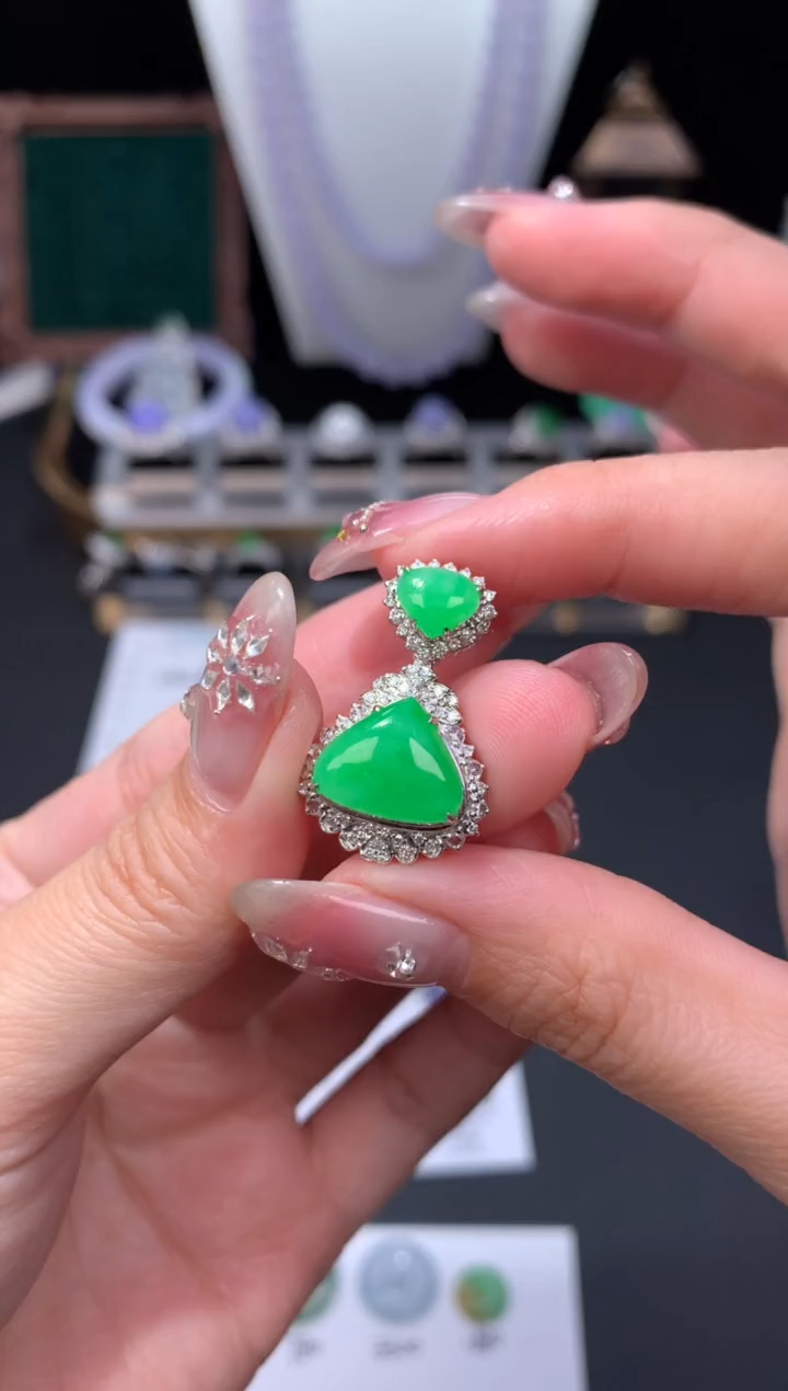 18K金镶嵌定制翡翠48小时鉴赏期 退货不扣服务费