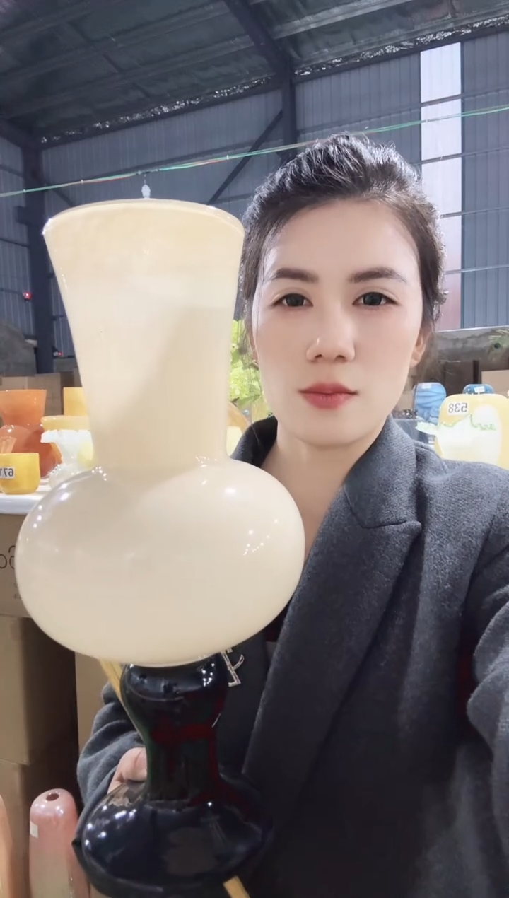 186直播玻璃花瓶