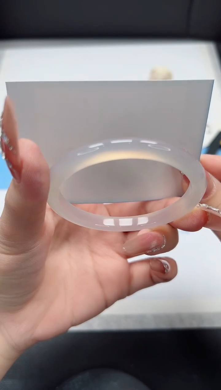 【闪购商品】石英质玉手镯未镶嵌260/54.8荔枝