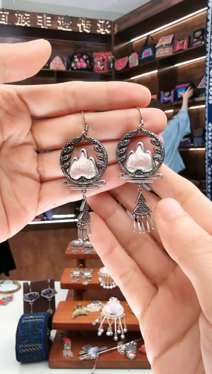 【闪购商品】织绣91蚩梦苗族古绣