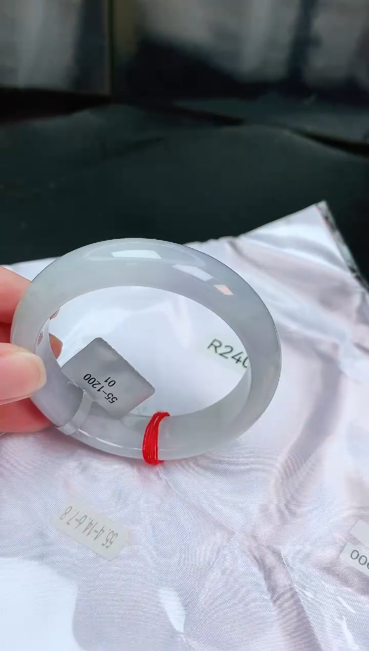 【闪购商品】翡翠手镯未镶嵌缅甸天然A货翡翠手镯