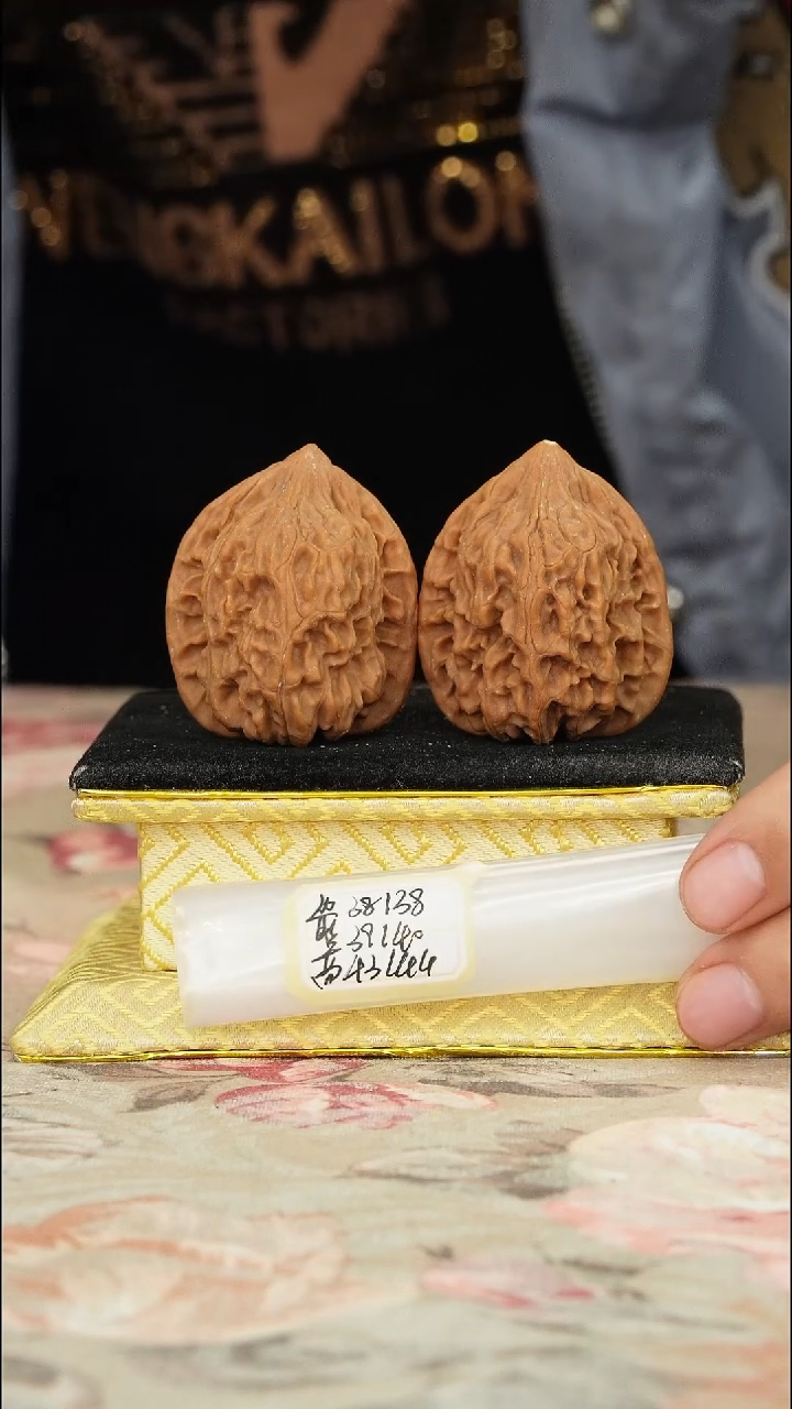 【闪购商品】文玩核桃把件鸡心有修