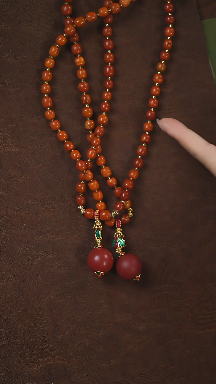 未镶嵌颈饰琥珀闪购 老蜡老糖球 随机发其一