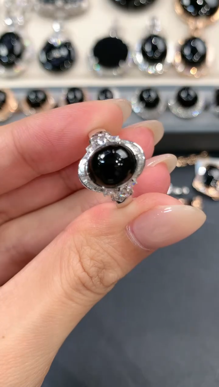 翡翠戒指18K金镶嵌q32        