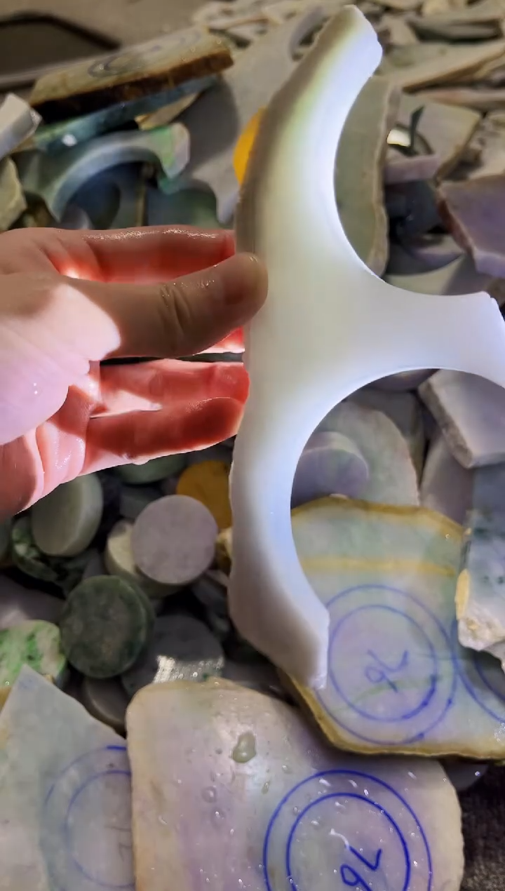 【闪购商品】翡翠颈饰未镶嵌A货吴平868