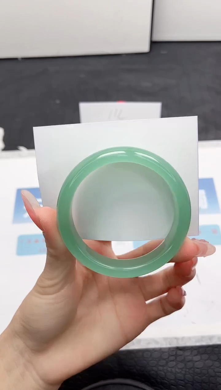 【闪购商品】石英质玉手镯未镶嵌35-55