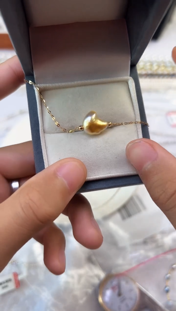 颈饰18K金镶嵌海水珍珠南洋金珠