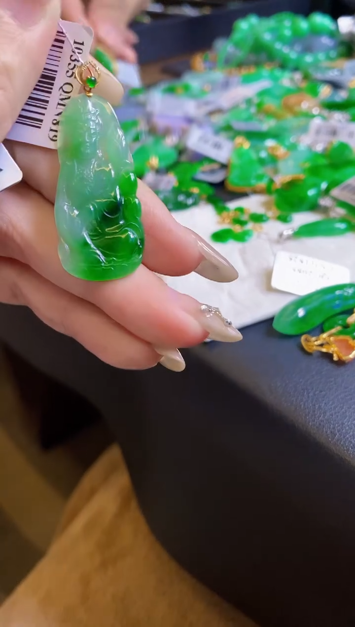 【闪购商品】定制翡翠18K金镶嵌观音