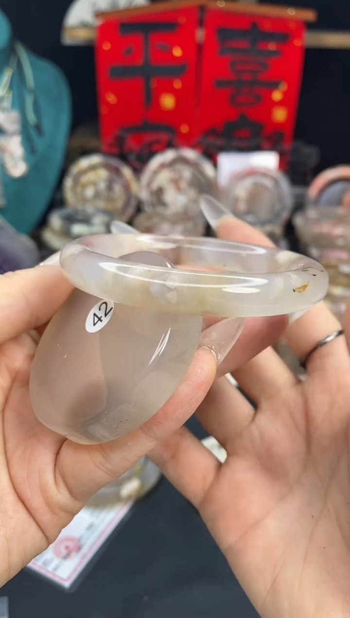 【闪购商品】石英质玉手镯（圆镯）未镶嵌53