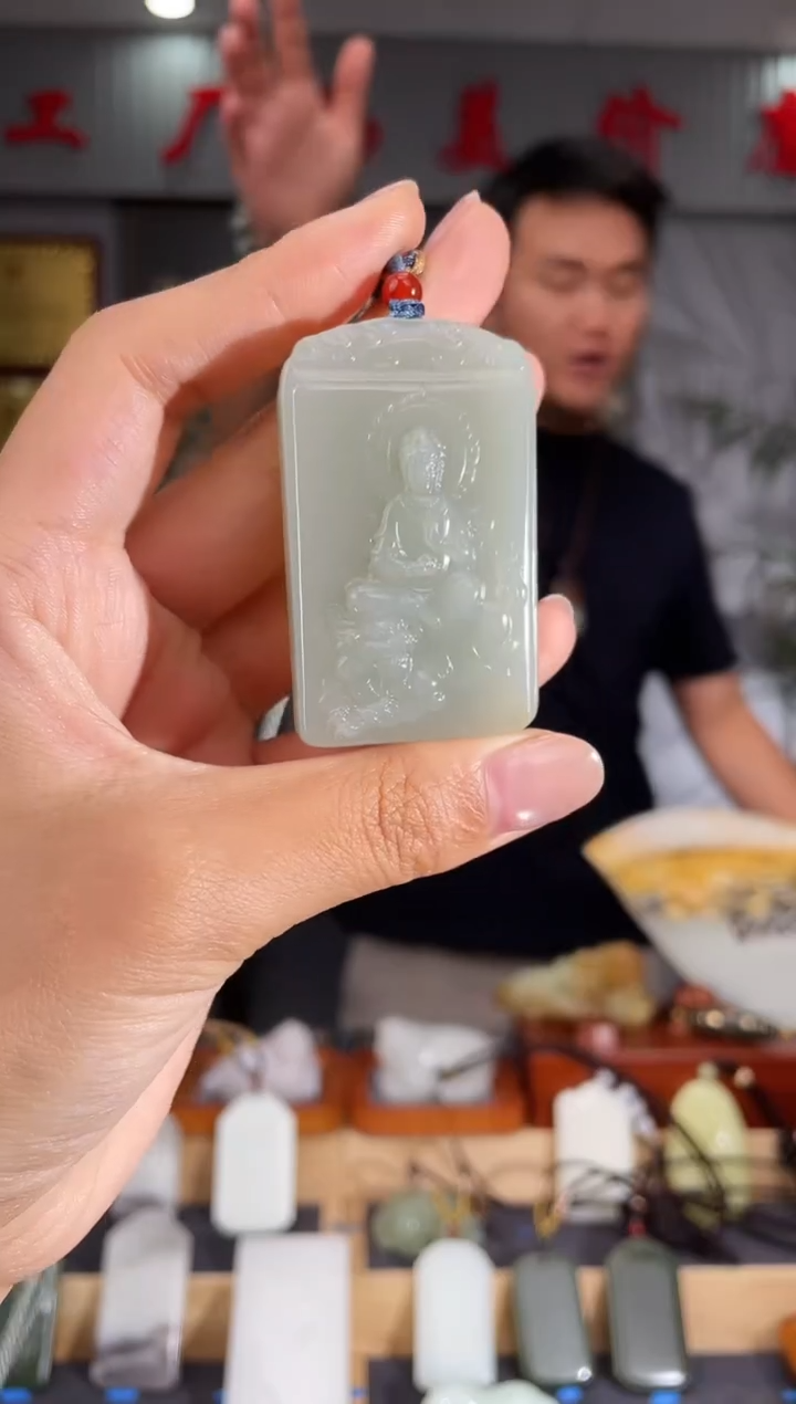 和田玉未镶嵌颈饰1