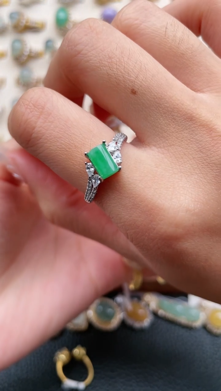 【闪购商品】翡翠戒指银S925镶嵌1111