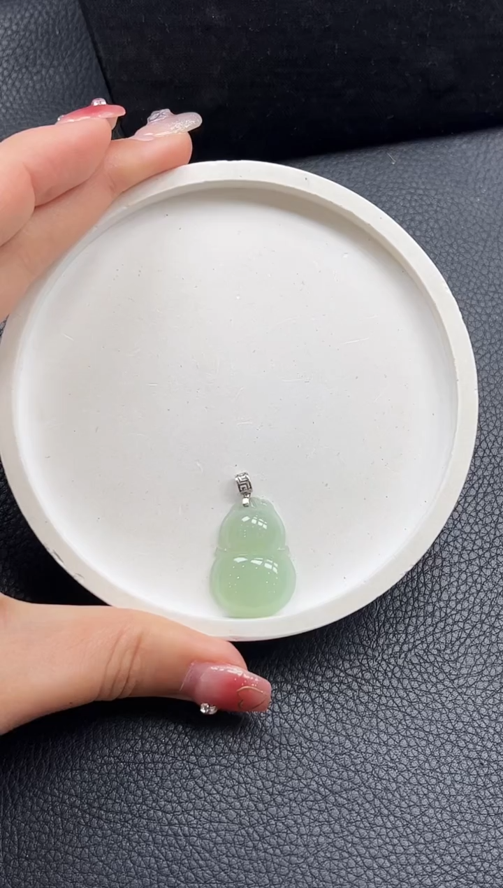 【闪购商品】翡翠颈饰18K金镶嵌YM1130-11葫芦